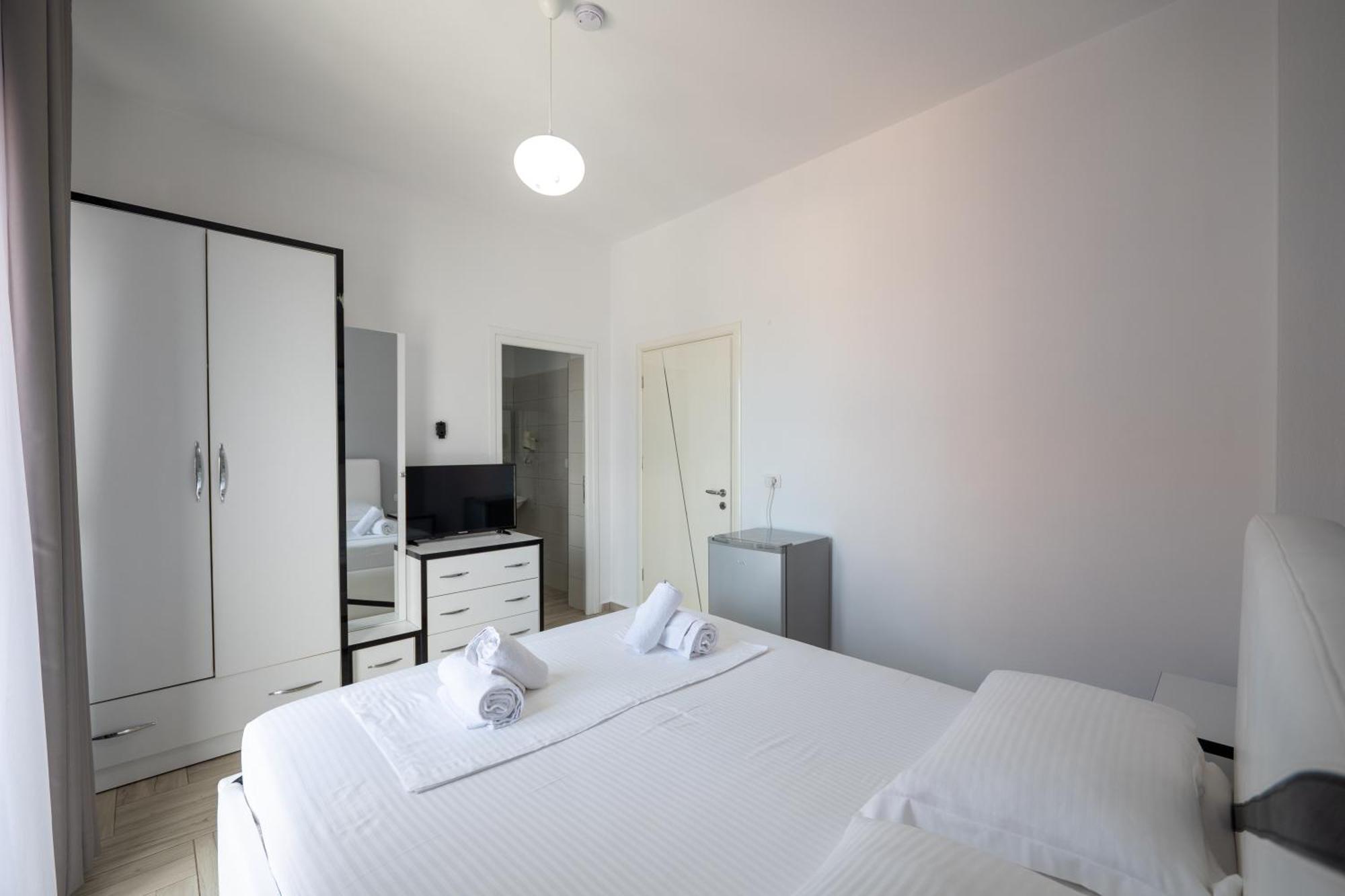 Hotel Artur2 クサミル エクステリア 写真