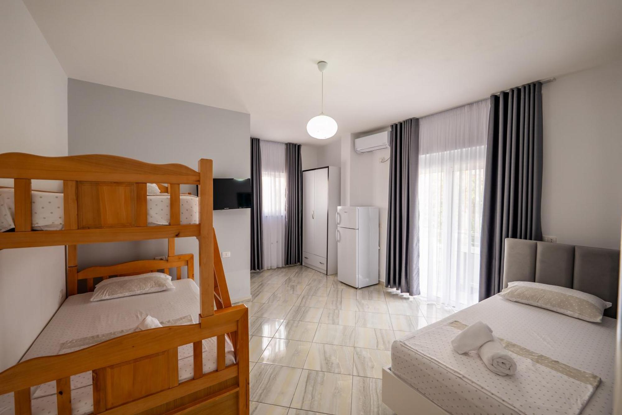 Hotel Artur2 クサミル エクステリア 写真