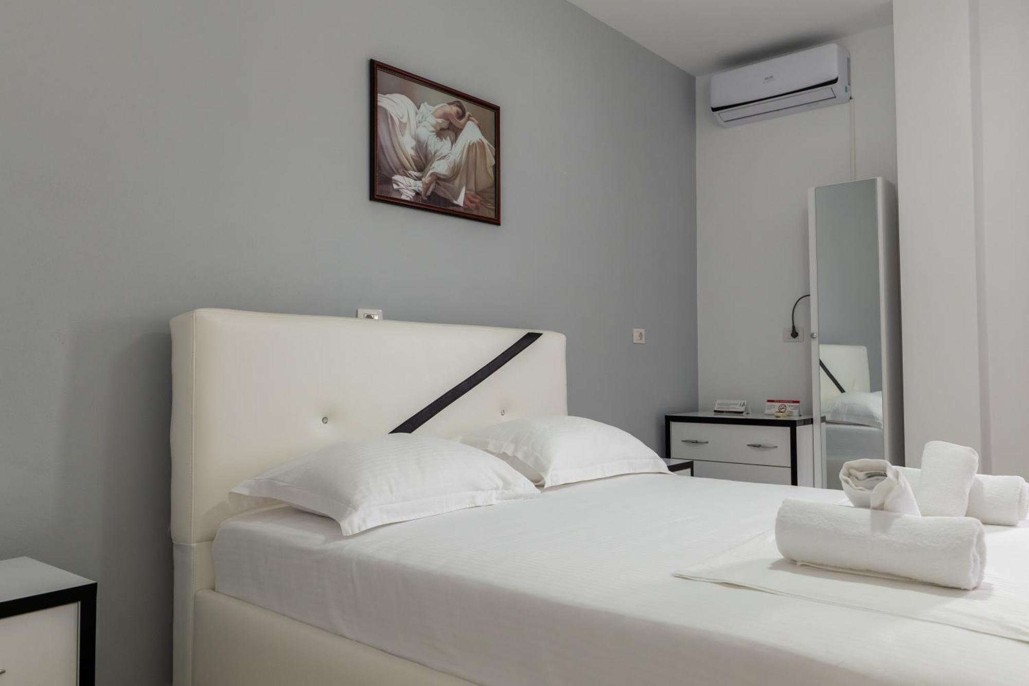 Hotel Artur2 クサミル エクステリア 写真
