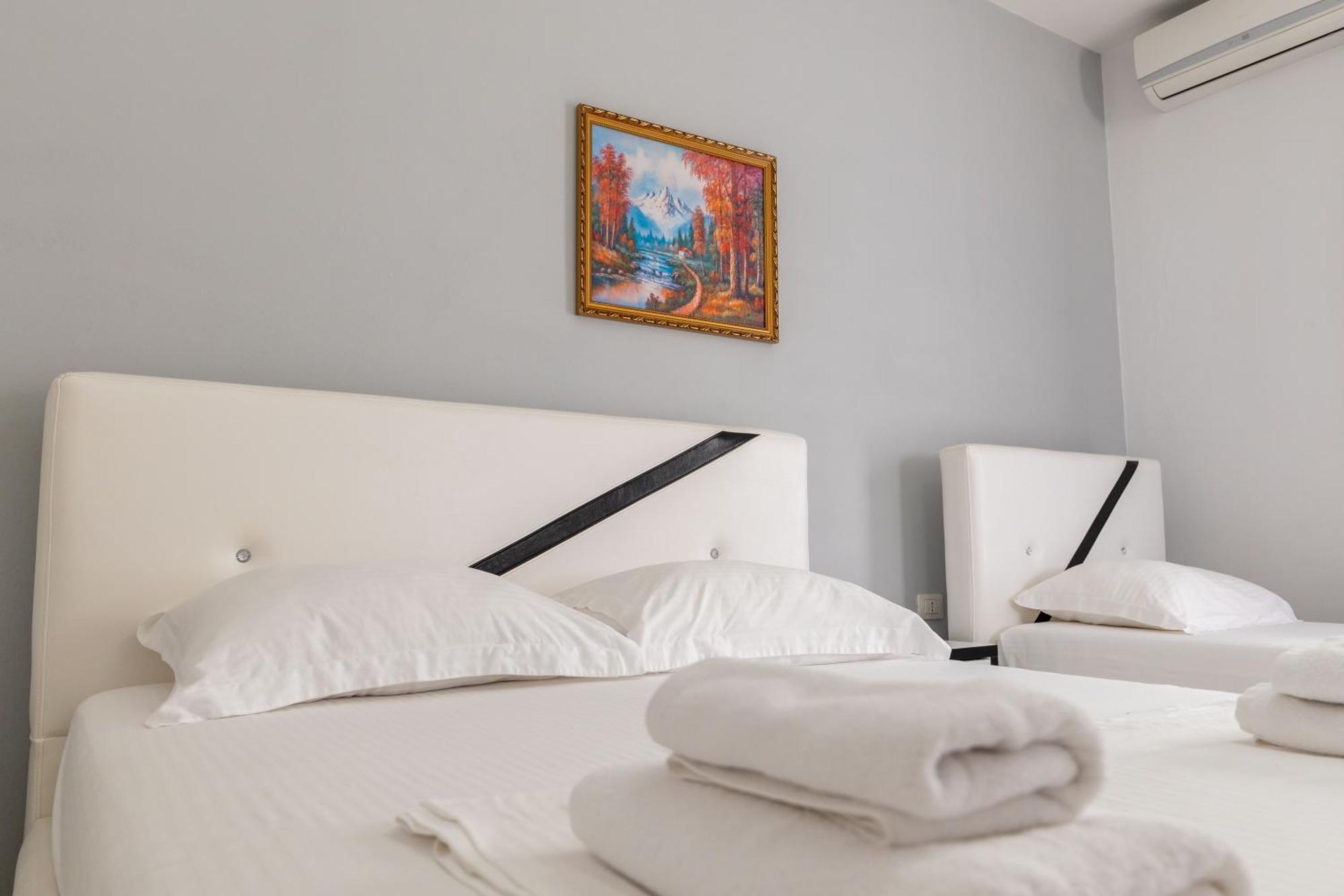 Hotel Artur2 クサミル エクステリア 写真