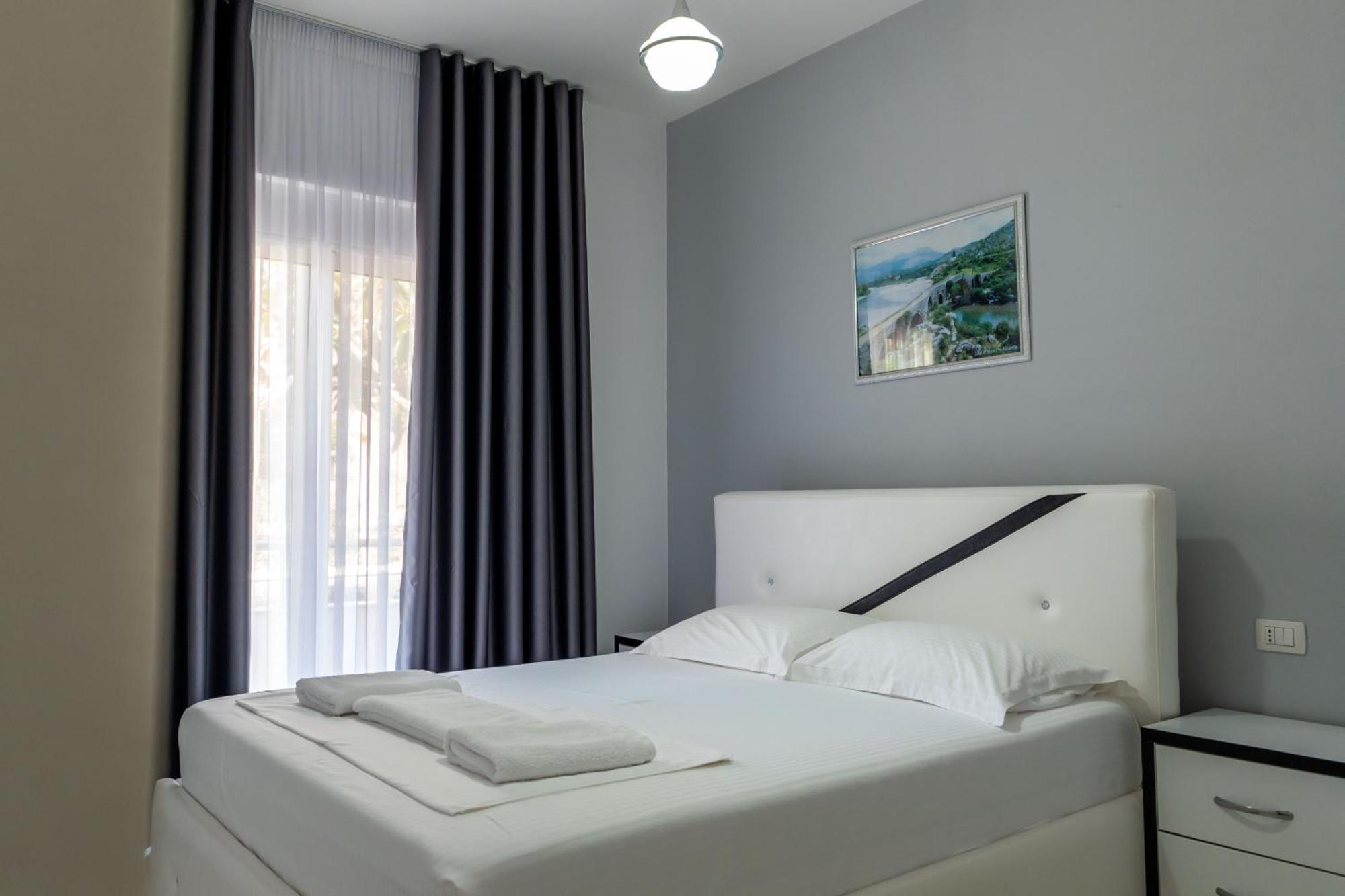 Hotel Artur2 クサミル エクステリア 写真