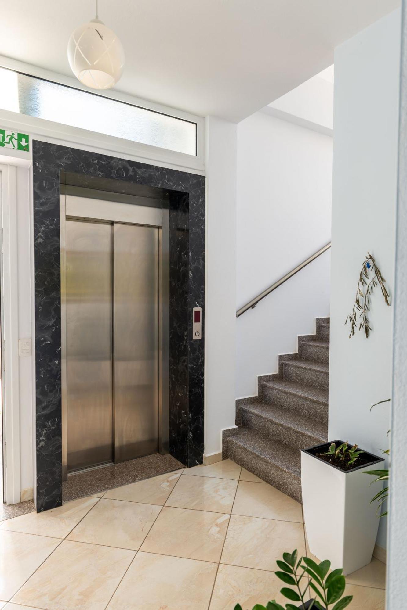 Hotel Artur2 クサミル エクステリア 写真