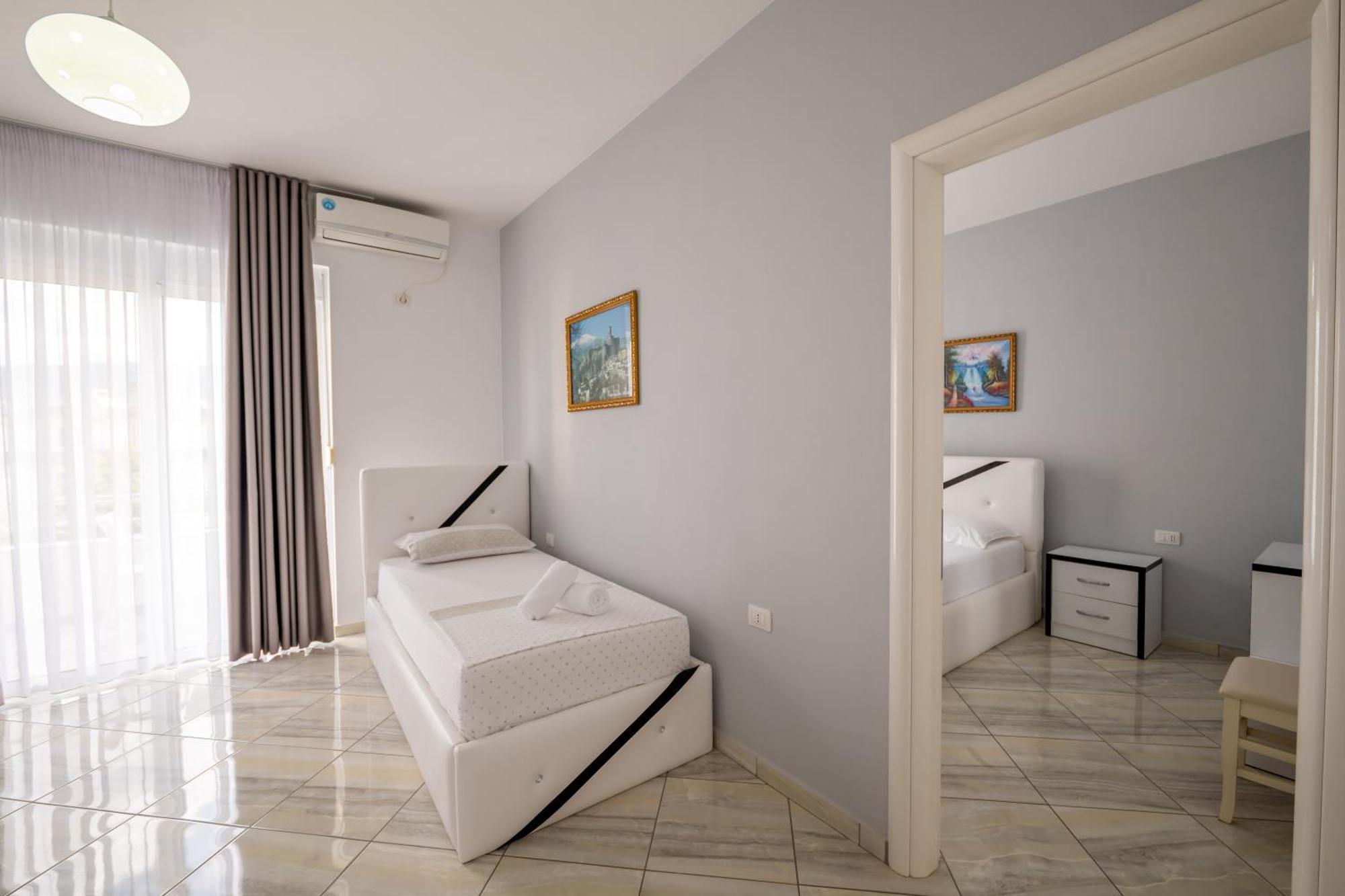 Hotel Artur2 クサミル エクステリア 写真