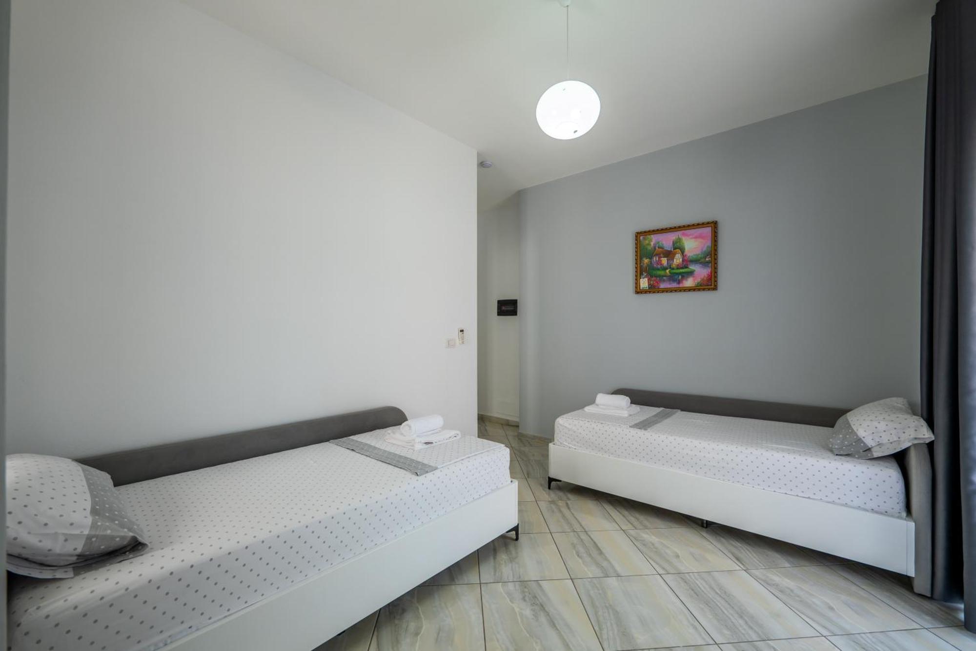 Hotel Artur2 クサミル エクステリア 写真