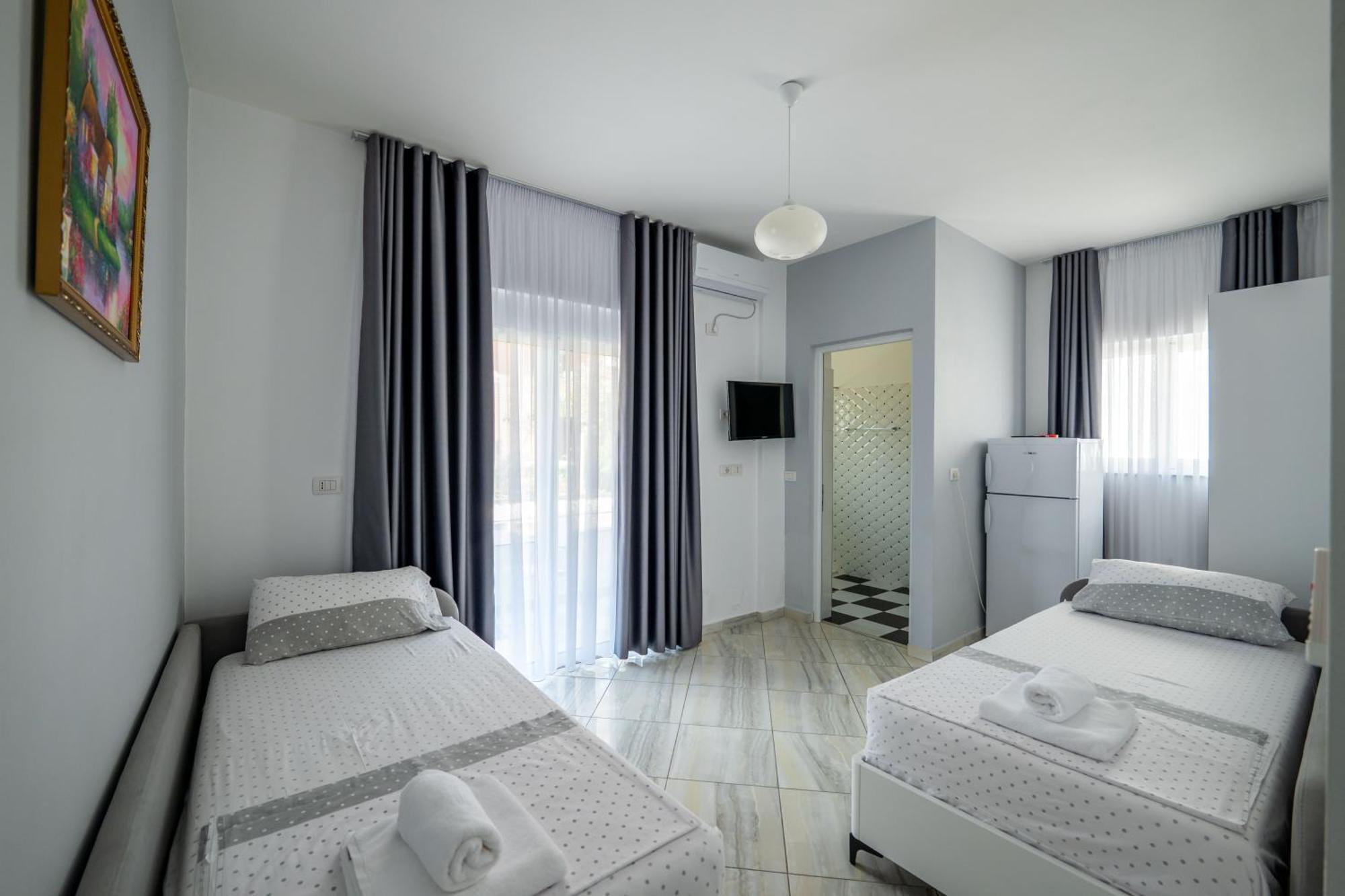 Hotel Artur2 クサミル エクステリア 写真